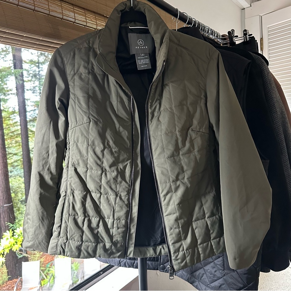 Aether Women’s Alta Quilted Jacket in Discovery Green-like new!